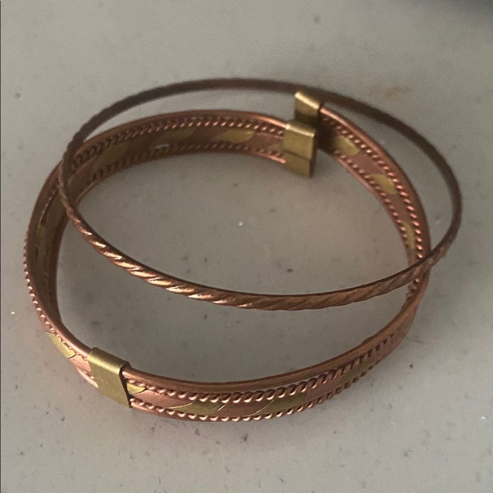Two Copper one brass and copper cuff & thin one - Picture 4 of 9